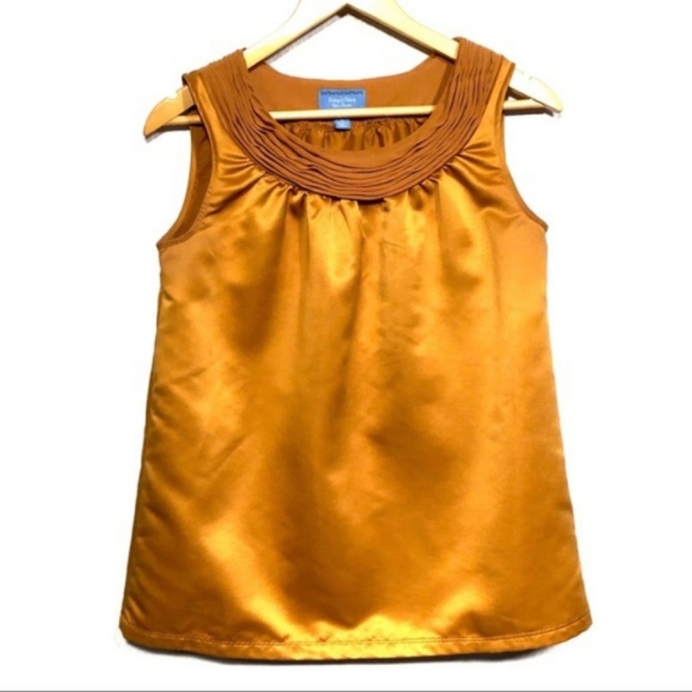 Simply Vera pleated neckline sleeveless top